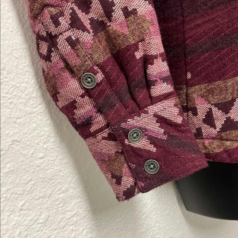 Women’s purple and pink ARIAT REAL Aztec print shacket size medium - Picture 3 of 6